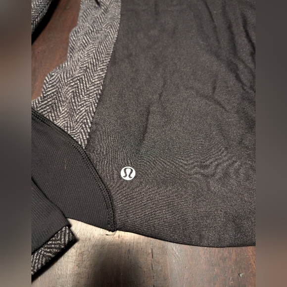 Lululemon Emerge Full Zip Jacket, Women's Size 4, Black/Grey, EUC - Picture 7 of 8